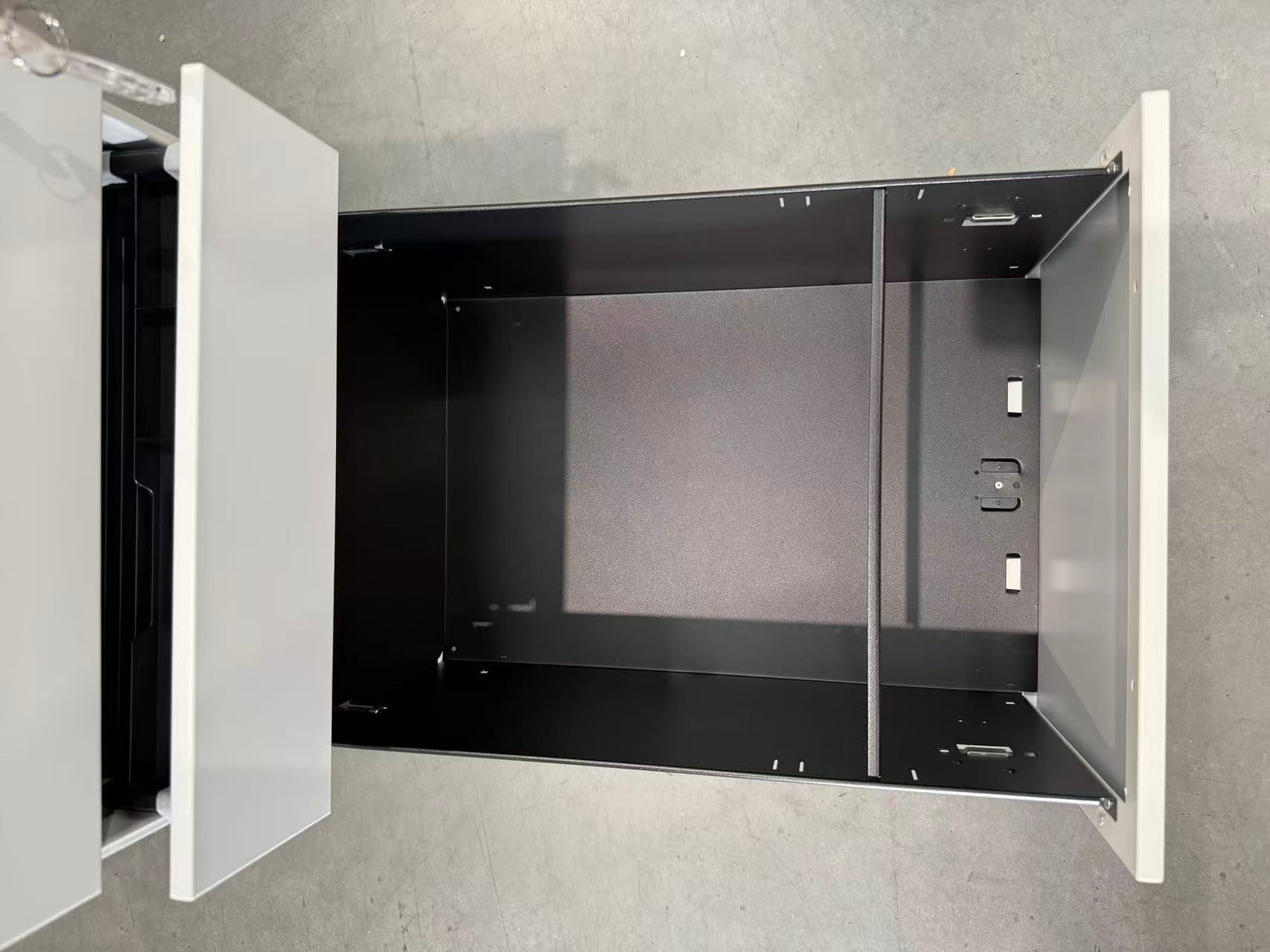 3 Drawer Mobile Pedestal Filing Cabinet – Lockable Office Drawer Unit with Wheels