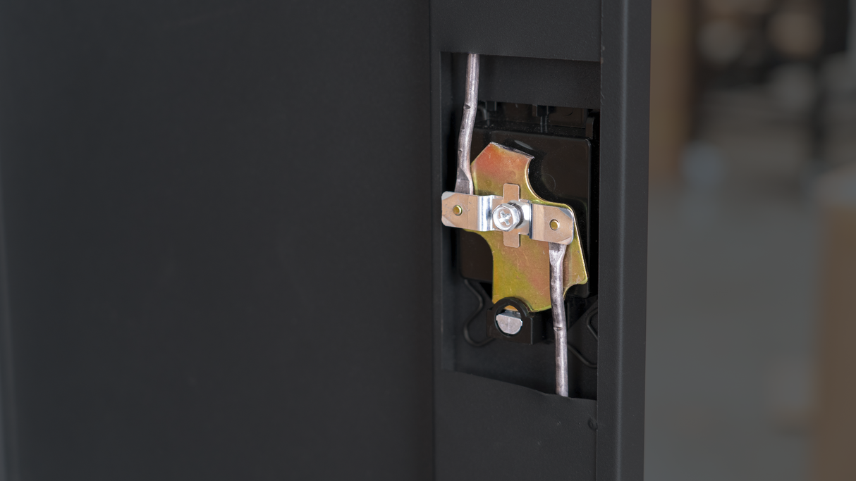 Metal closet Matt black